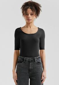 Футболка QS SCHMAL GESCHNITTENES MIT GROSSEM AUSSCHNITT, Schwarz/Black