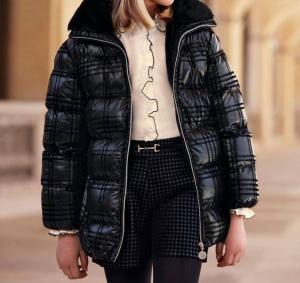 Пальто для девочки с меховой подкладкой и принтом флок черного цвета Abel & Lula