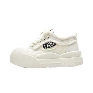 Низкие повседневные туфли с амортизацией и износостойкостью для женщин Luji, Ecru