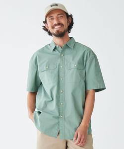 Выцветшая холщовая рубашка, короткие рукава