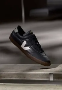 Кроссовки паненка Veja, Black/White