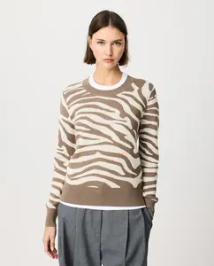 Женский свитер с круглым вырезом с жаккардом в виде зебры Escorpion, темно-коричневый