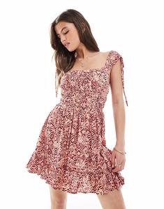 Платье-распашонка Stradivarius с оборками и красным принтом