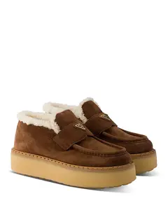 Женские замшевые лоферы Prada, коричневый