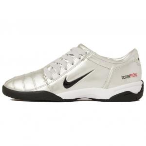 Футбольные бутсы Total 90 IIl мужские низкие серебристые/черные/белые Nike