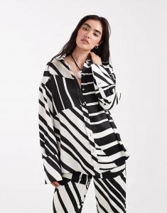 4th & Reckless Атласная рубашка с широкими манжетами, черно-белый принт