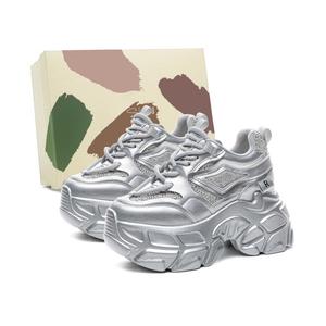 Shoe cabinet floral language Женские массивные кроссовки низкие серебристые с флисовой подкладкой, цвет Silver Fleece-Lined