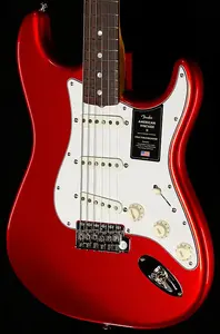 Fender American Vintage II 1965 Stratocaster с грифом из розового дерева Round-Lam, цвет Candy Apple Red (334)