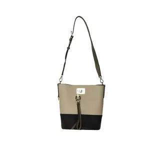 Сумка-ведро FERRAGAMO Studio из натуральной телячьей кожи, женская коричнево-черная