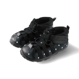 Сандалии с водоотталкивающей подошвой