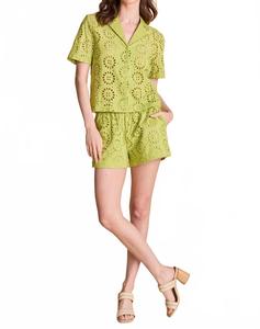 Вышитая хлопковая рубашка кэмп в зеленом цвете English Factory