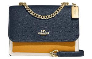 Кожаный дорожный саквояж Klare, сумка через плечо, маленькая кроссбоди для женщин, цвет темно-синий и желтый COACH