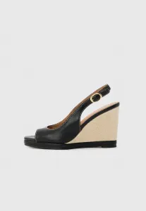 Сандалии на танкетке Anna Field, Black