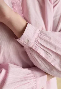 Блузка прямого кроя с воротником-рюшами и длинными рукавами Joules, Pink Stripe