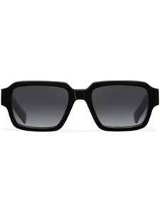 Prada Eyewear солнцезащитные очки в прямоугольной оправе с логотипом, черный
