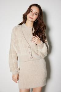 Кардиган в клетку с мини-платьем из трикотажа с высоким воротником кремового цвета Rienda, цвет Beg