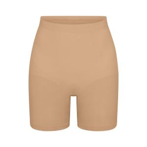 Шорты до средины бедра SKIMS Seamless Sculpt, цвет Clay