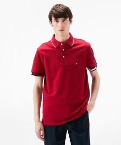 Футболка-поло с манжетами в виде флага, приталенного кроя.