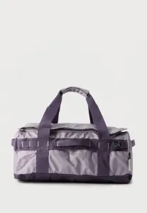 Рюкзак base camp voyager duffel 42 л, унисекс. The North Face, Transcendent Grey/Endless Dusk/High Rise Grey