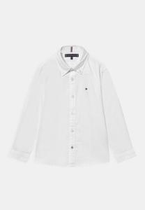 Рубашка BOYS STRETCH OXFORD Tommy Hilfiger, цвет white