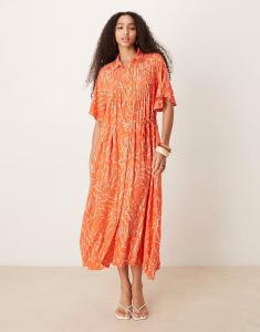Платье YAS с поясом, застежкой на пуговицы спереди, расклешенными рукавами и оранжевым цветочным принтом