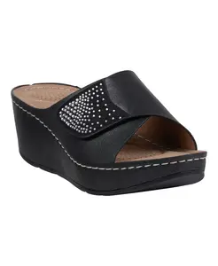 Женские босоножки Annora на платформе с декоративными элементами GC Shoes, черный