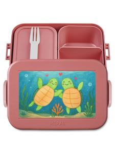 Mr. & Mrs. Panda Дизайн набора "Черепашки из хлебницы" выполнен в пастельно-красных тонах без лишних слов