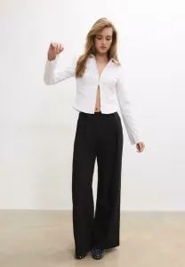 Приталенная блузка с двойной молнией и пуговицами. Stradivarius, White