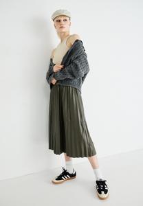 Юбка плиссированная VMPUFFY COATED PLEAT SKIRT Vero Moda, хаки