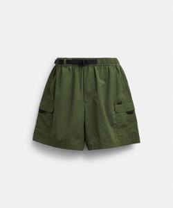 Официальные нейлоновые рабочие шорты - из переработанного нейлона.