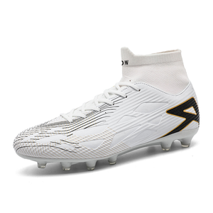 Футбольные бутсы для детей и подростков с высокой амортизацией и износостойкостью D&W, белый