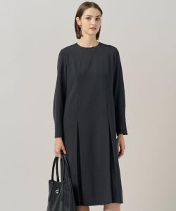 Длинное платье из шерсти с эластичными в двух направлениях рукавами