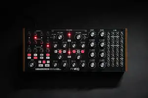 Полумодульный полиритмический аналоговый синтезатор Moog Subharmonicon *АВТОРИЗОВАННЫЙ ДИЛЕР