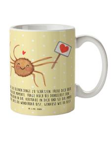 Детская кружка с изображением паука и мотивирующей цитатой в пастельно-желтых тонах Mr. & Mrs. Panda