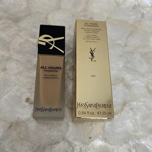 YSL All Hours Foundation NEU Mn5 — новинка в упаковке