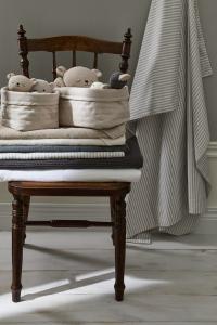 2 стеганые корзины для хранения вещей H&M, бежевый