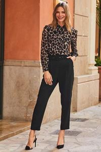 Зауженные брюки с высокой талией и поясом Sosandar, черный