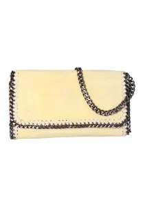 Схватить Chiara Ferretti, Giallo