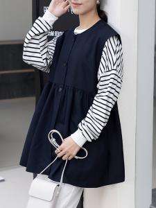 Силуэт «пеплум», круглый вырез на пуговицах