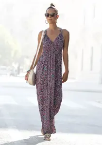 Платье макси LASCANA с узором пейсли и регулируемым вырезом, летнее платье, цвет Beere-Bedruckt