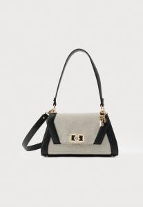 Сумка Guess KARNILLA FLAP SHOULDER BAG, Natural/Black/Beige