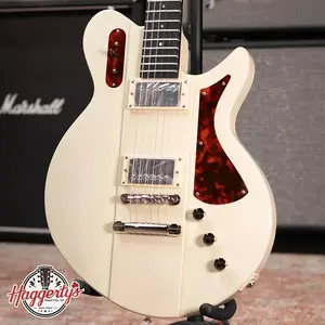 Eastman Джульетта - Помона Блондинка с мягким футляром