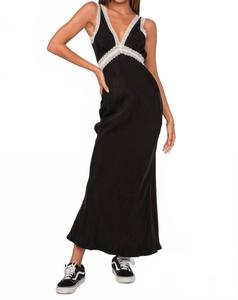 Платье-комбинация с глубоким V-образным вырезом, кружевом, черного цвета Sky To Moon, черный