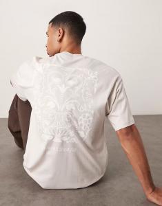 Футболка оверсайз с ботаническим принтом на спине бежевого цвета Selected