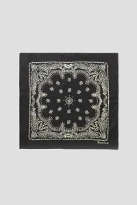 Шелковый шарф с узором пейсли