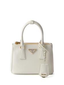 Мини-сумка Prada Galleria из лакированной кожи, белый