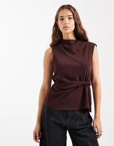 Коричневый топ без рукавов с воротником-хомутиком и перекрученной талией от ASOS DESIGN