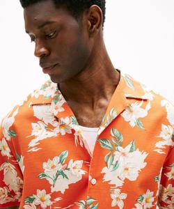 Легкая рубашка с коротким рукавом и цветочным принтом