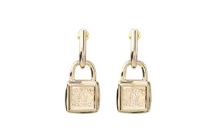 Серьги женские золотые CHANEL, золото