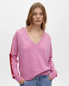 Женский свитер с контрастными полосками и V-образным вырезом Lola Casademunt, розовый